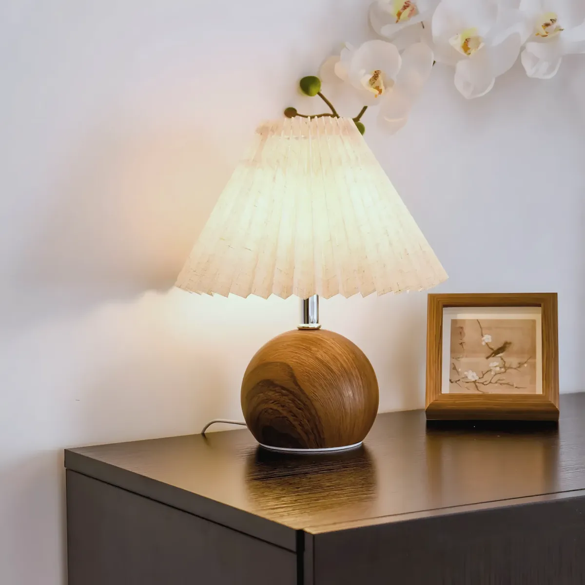 Lampe Anouk, Abat-jour plissé, pied boule · H 35 cm