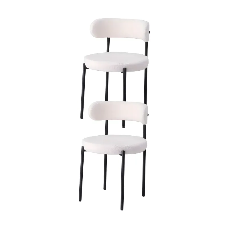 Chaise Jeanne, bouclette blanche, métal noir